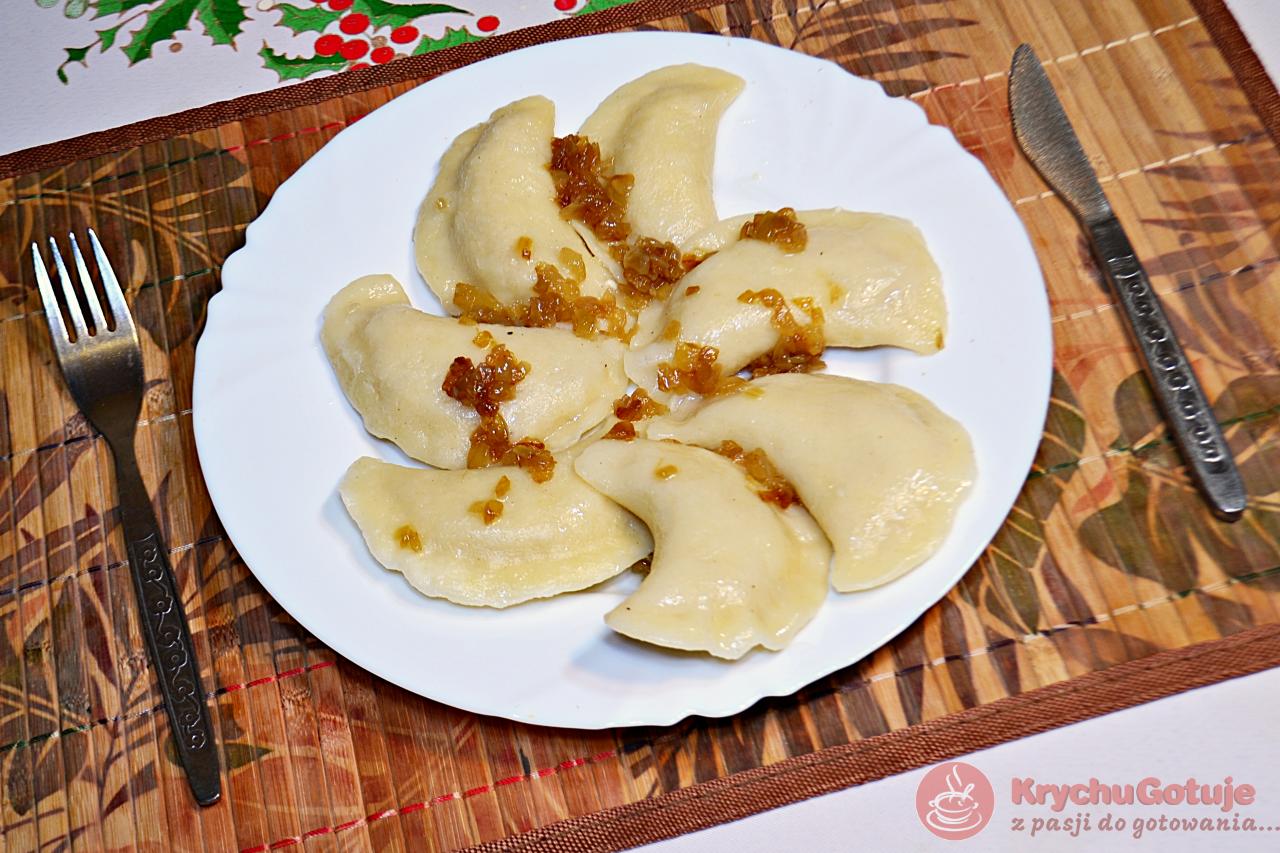 Pierogi na święta ruskie z grzybami i kapustą Ciasto na pierogi